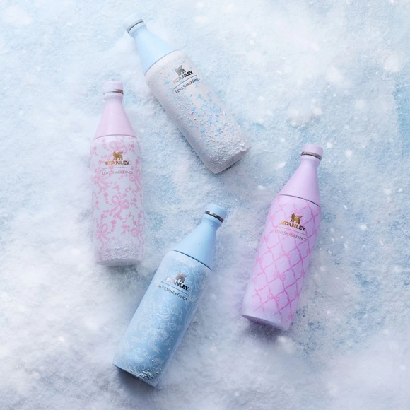 Stanley Pastel Blue Floral Bottle - Picture 4 of 8